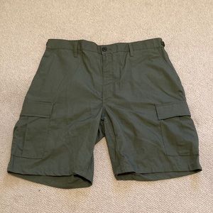 Large Propper dark green shorts